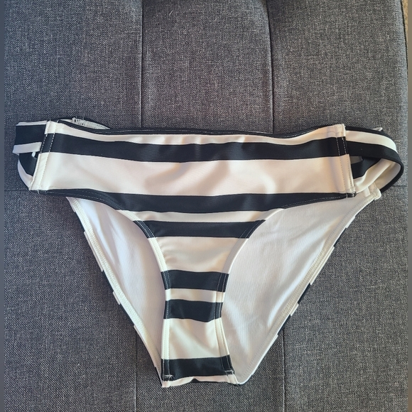 RVCA Women's Stripe Out Bikini Bottom, X-Small - Picture 2 of 6